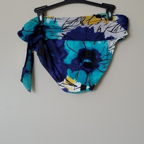 NWT Be creative bikini bottom swim - Picture 3 of 9